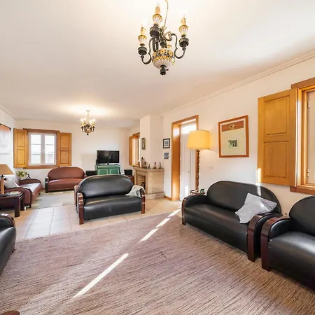 Casa Amarela, 9-room House * Barra