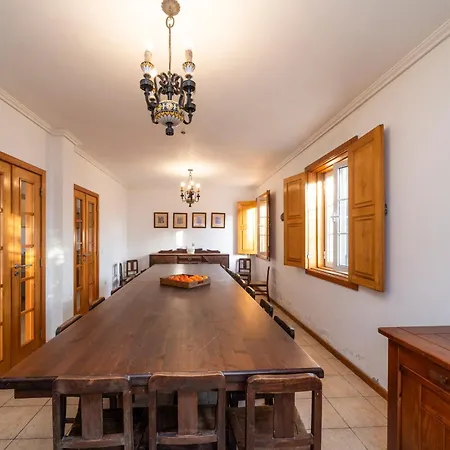 Holiday home Casa Amarela, 9-room House Barra