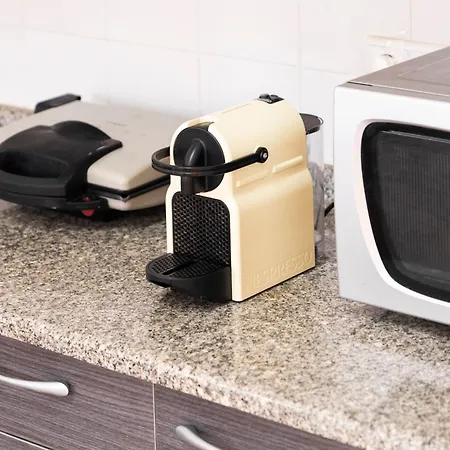 Casa Amarela, 9-room House *