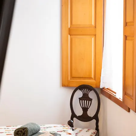 Casa Amarela, 9-room House Holiday home
