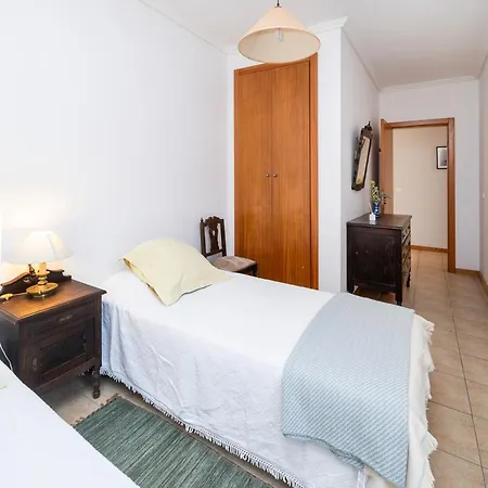 Casa Amarela, 9-room House *