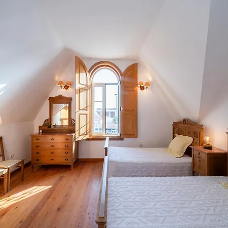 Casa Amarela, 9-room House * Barra