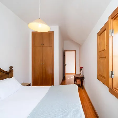 Holiday home Casa Amarela, 9-room House *