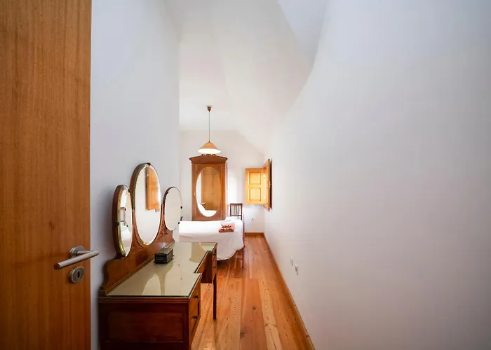 Casa Amarela, 9-room House Сasa de vacaciones *