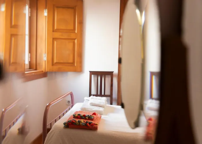 Сasa de vacaciones Casa Amarela, 9-room House *