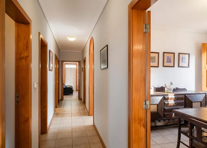 Casa Amarela, 9-room House *