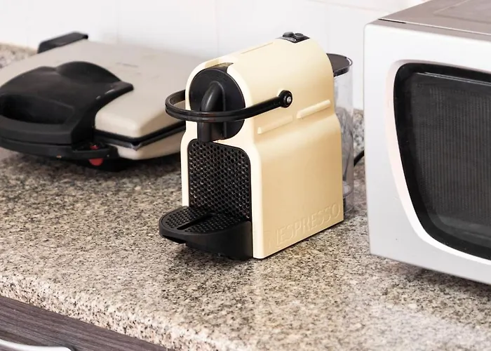 Casa Amarela, 9-room House *