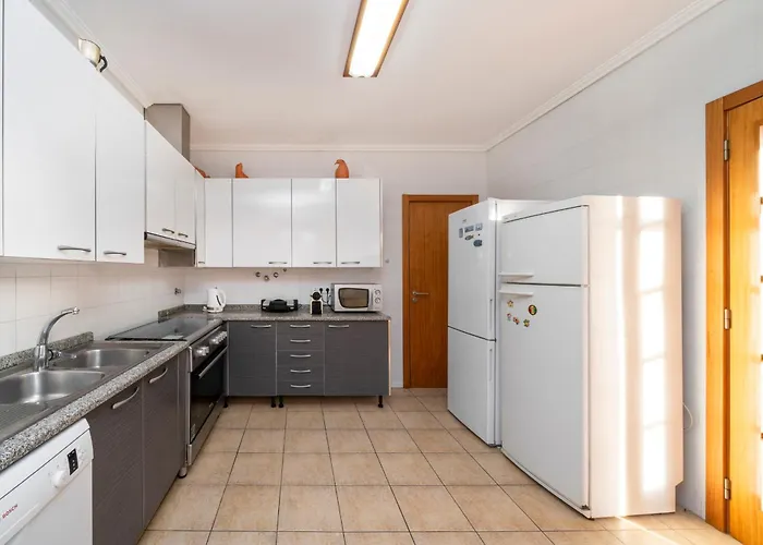 Сasa de vacaciones Casa Amarela, 9-room House