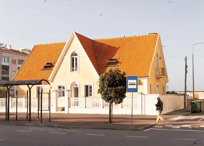 Casa Amarela, 9-room House Сasa de vacaciones *