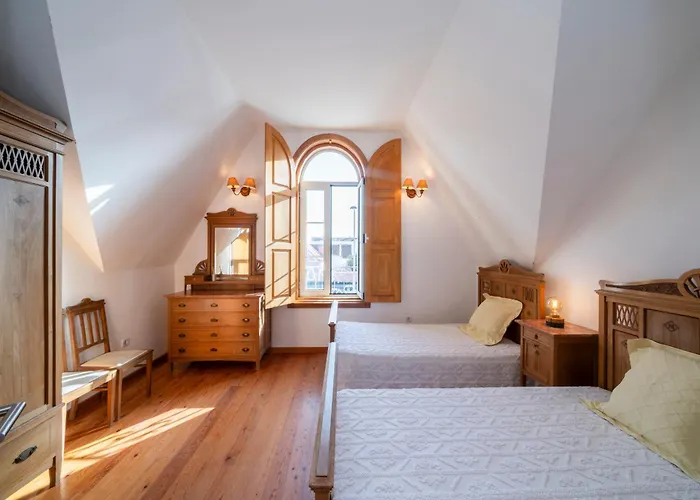 Casa Amarela, 9-room House * Barra