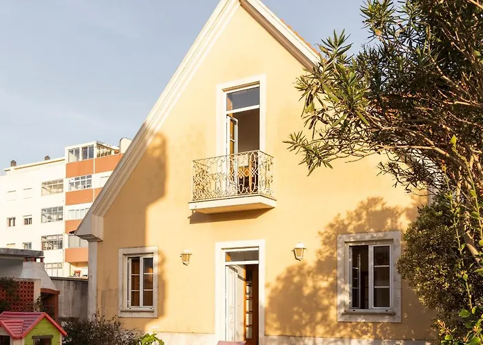 Casa Amarela, 9-room House Barra