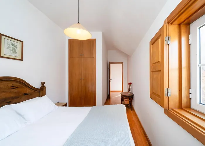 Сasa de vacaciones Casa Amarela, 9-room House *